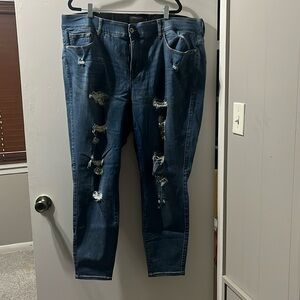 NWOT Torrid Distressed Bombshell Skinny Jeans